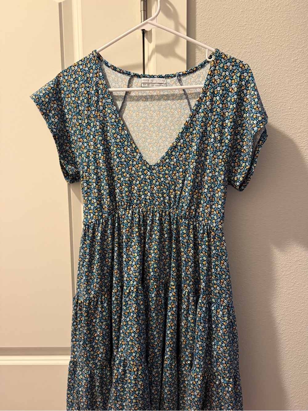 Urban Outfitters Blue Floral V-Neck Midi Dress - Picture 1 of 1
